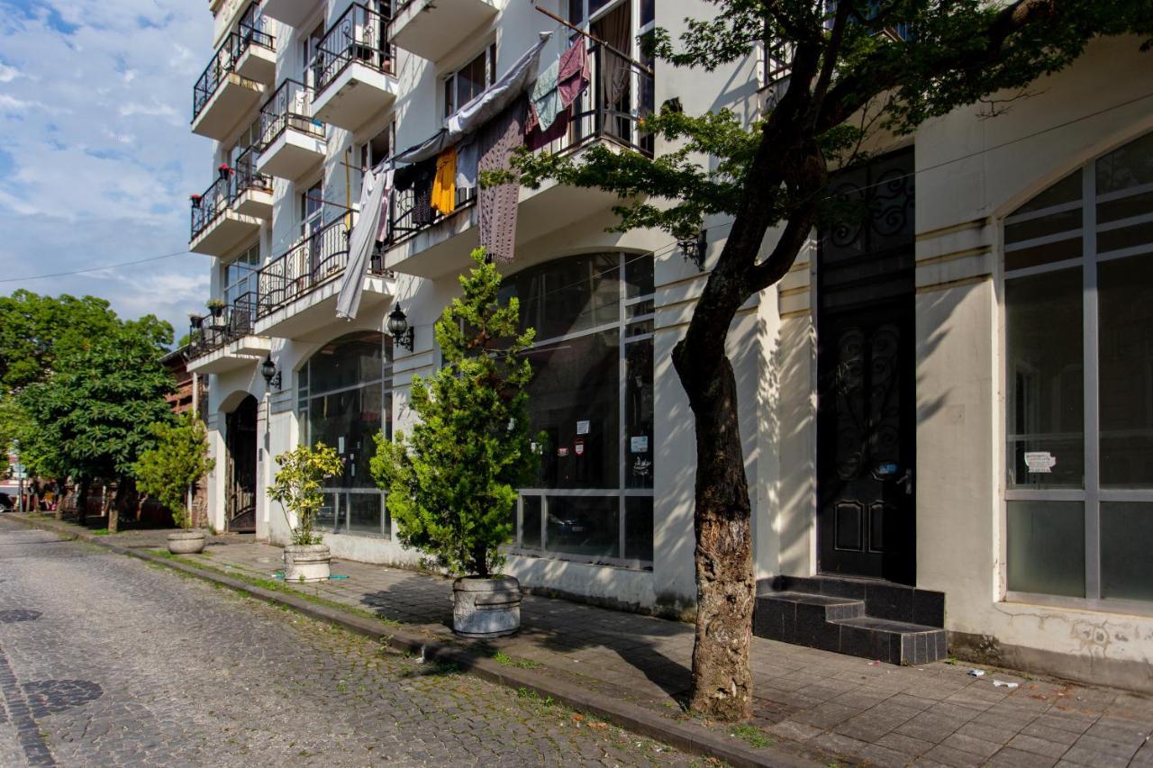 Apartments In The Historical Center Of Batumi, Near The Seaside Park Buitenkant foto