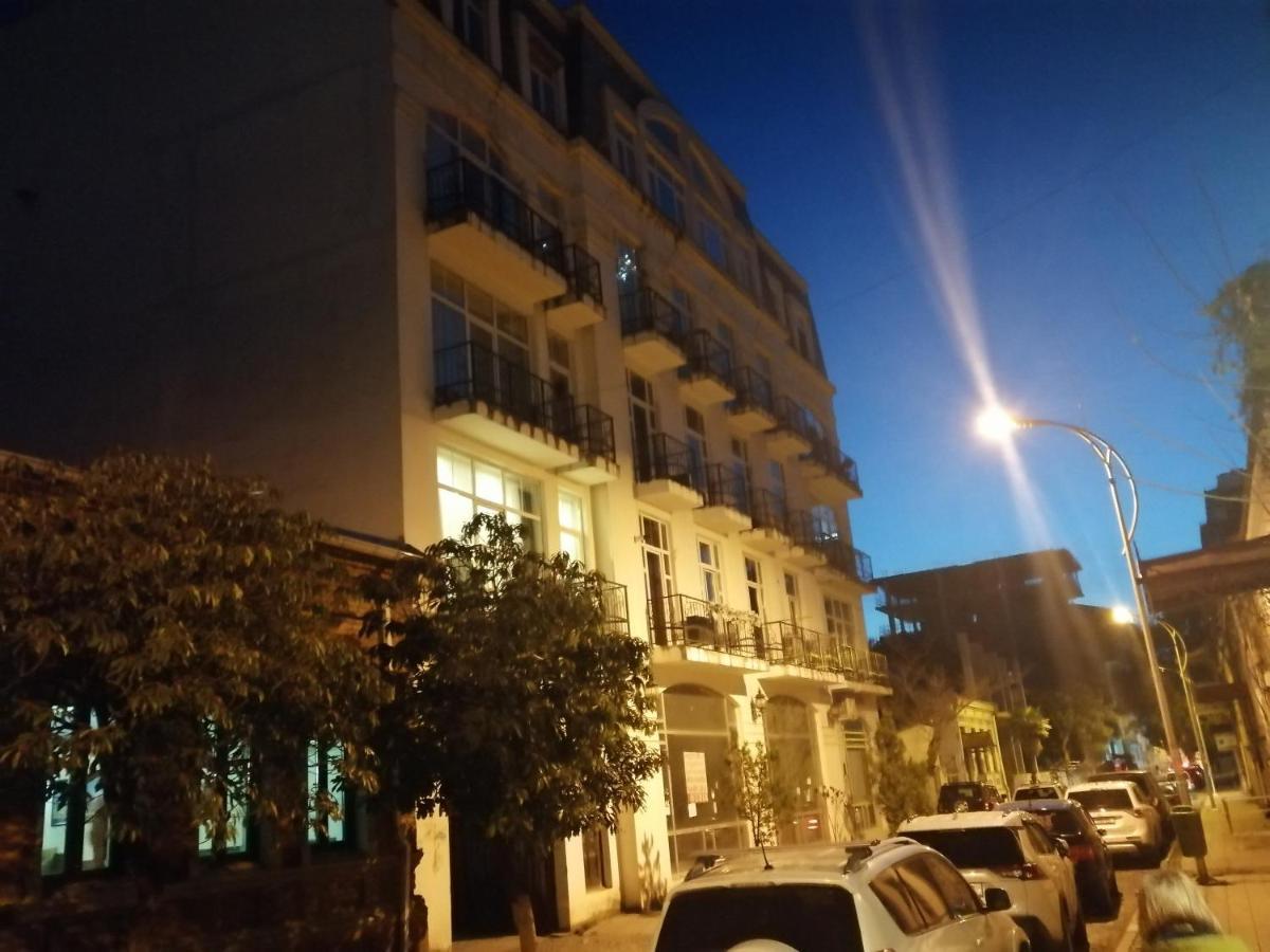 Apartments In The Historical Center Of Batumi, Near The Seaside Park Buitenkant foto